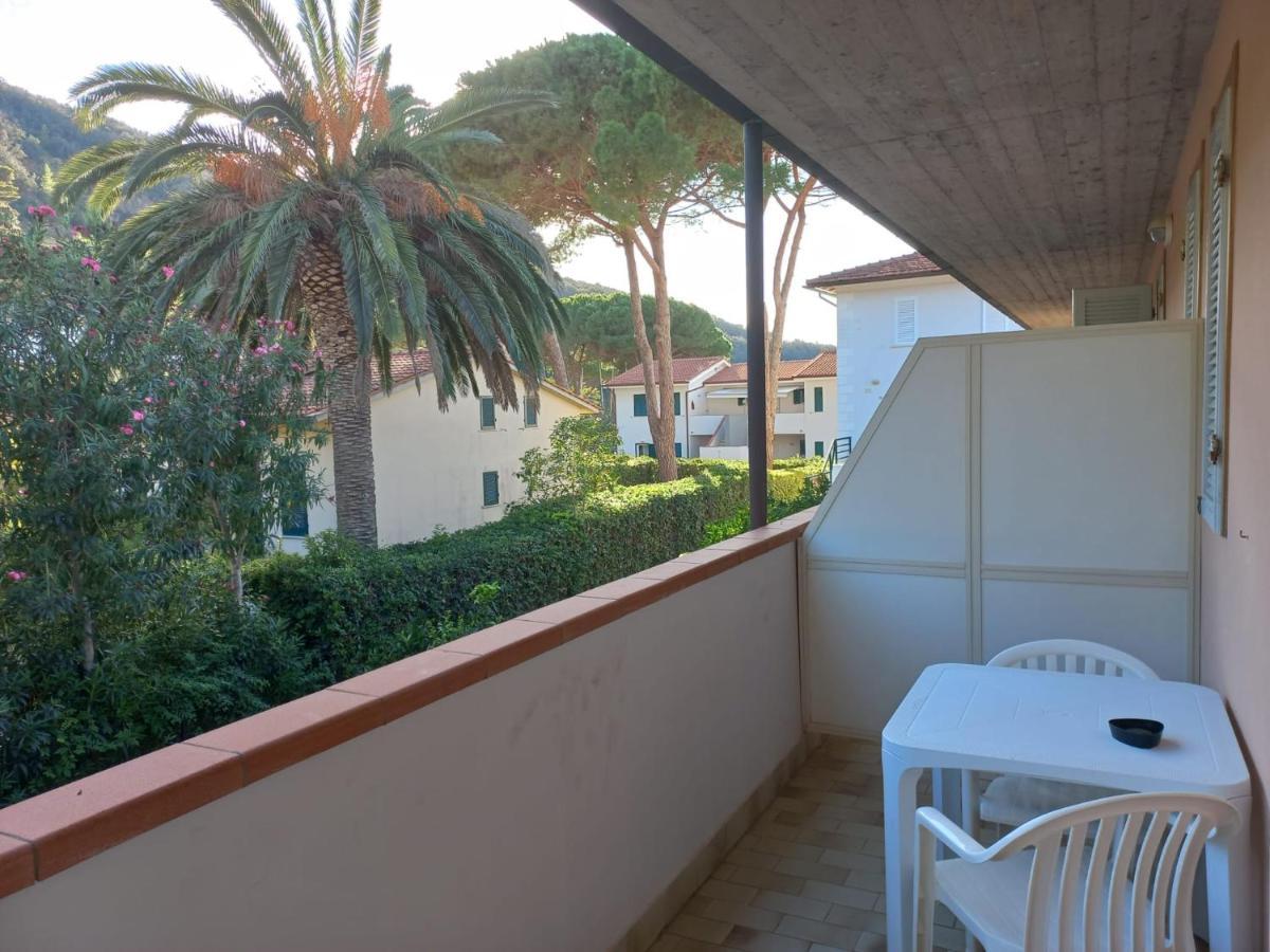 Residence Hotel Villa Mare Portoferraio Bagian luar foto