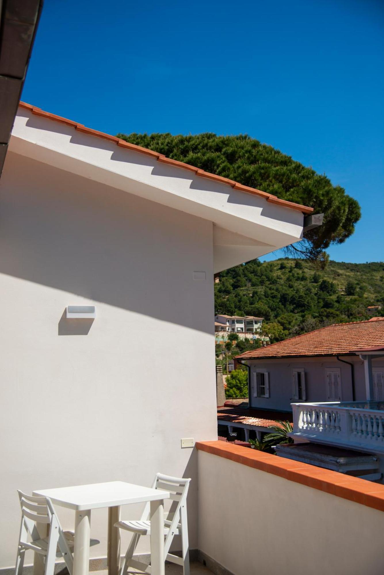 Residence Hotel Villa Mare Portoferraio Bagian luar foto