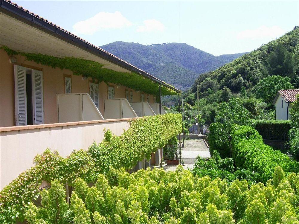 Residence Hotel Villa Mare Portoferraio Bagian luar foto