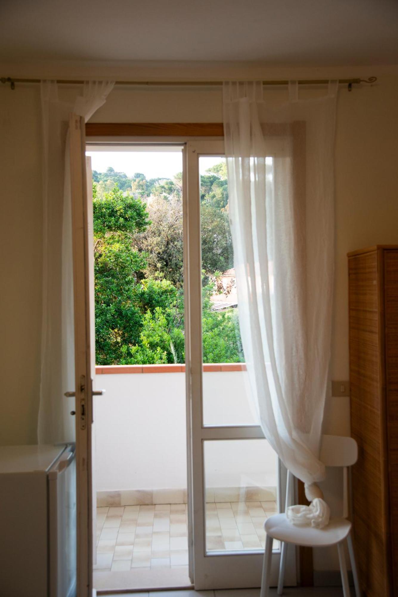 Residence Hotel Villa Mare Portoferraio Bagian luar foto