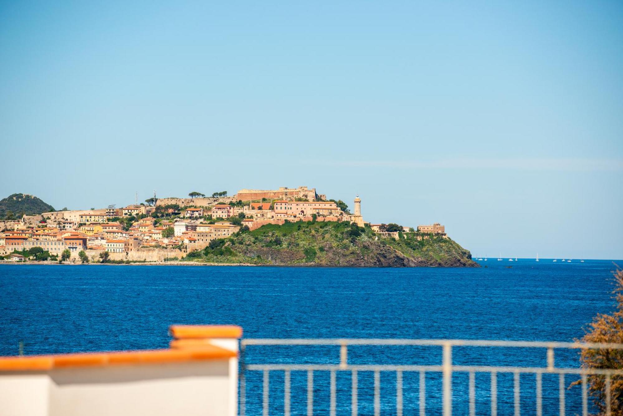 Residence Hotel Villa Mare Portoferraio Bagian luar foto