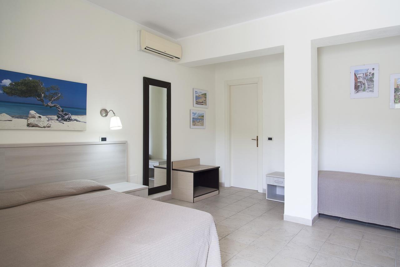 Residence Hotel Villa Mare Portoferraio Bagian luar foto