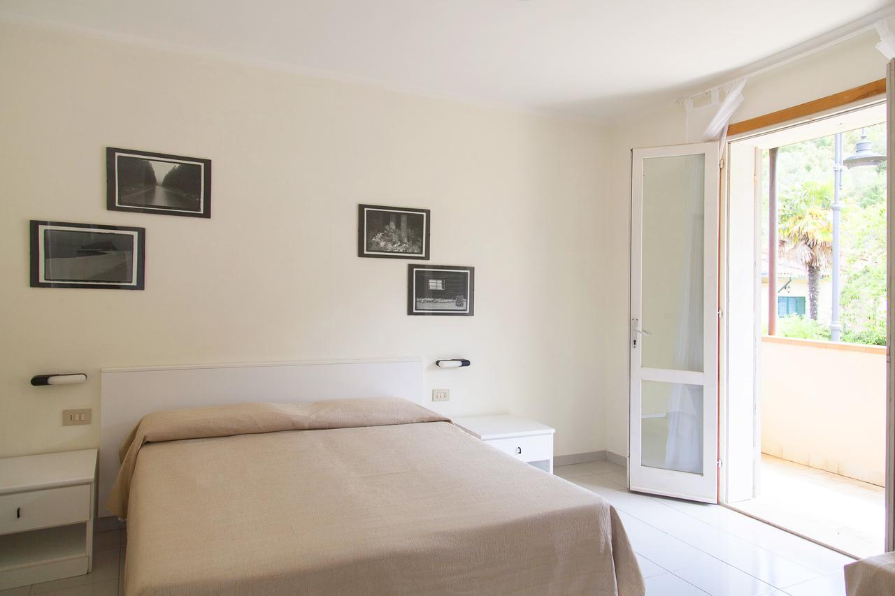 Residence Hotel Villa Mare Portoferraio Bagian luar foto