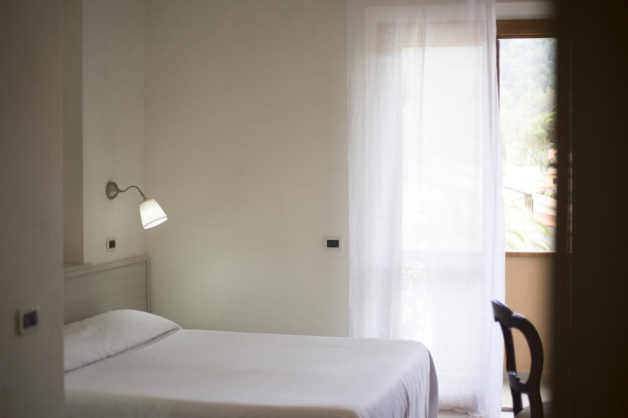 Residence Hotel Villa Mare Portoferraio Bagian luar foto