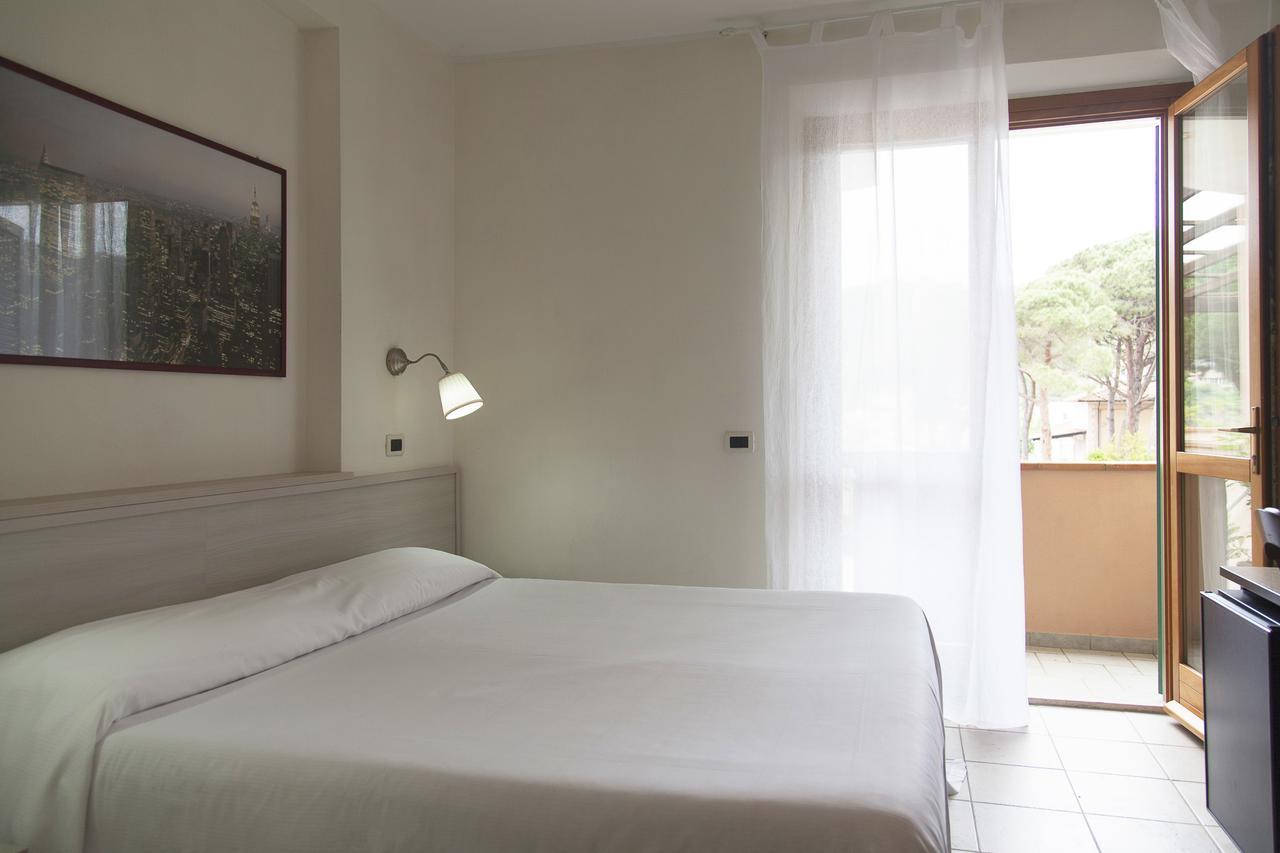 Residence Hotel Villa Mare Portoferraio Bagian luar foto