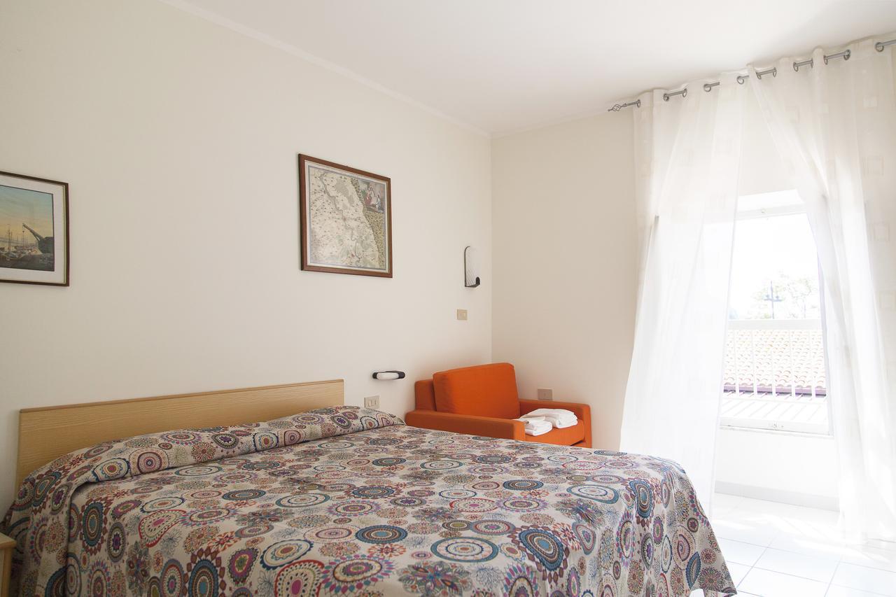 Residence Hotel Villa Mare Portoferraio Bagian luar foto