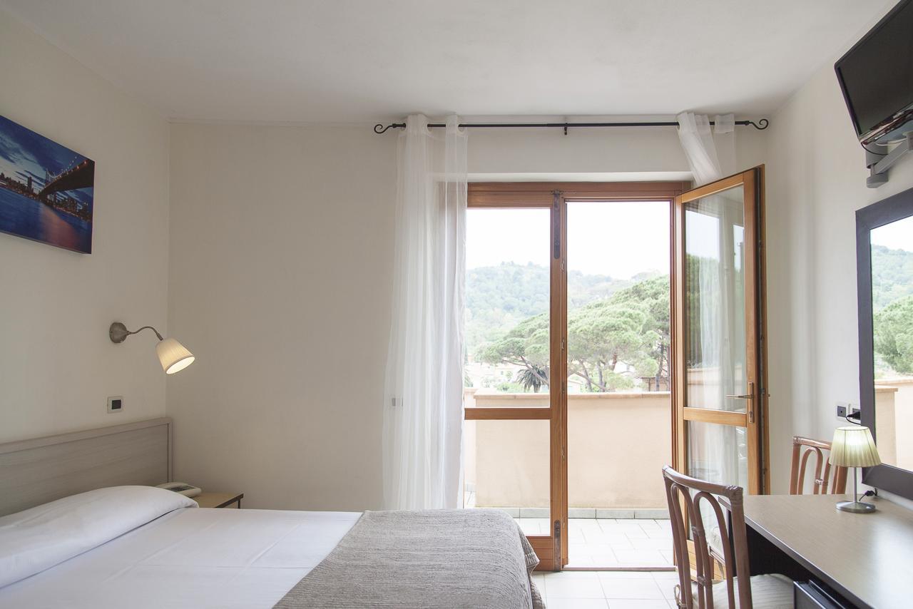 Residence Hotel Villa Mare Portoferraio Bagian luar foto